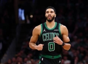 开云-晋级下一阶段引发热议！，塔图姆在皇家马德里比赛中战术调整引发球迷热议(晋级决赛名单)