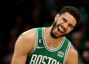 塔图姆连续十五场比赛得分超过重要助攻，IG不断突破！的简单介绍